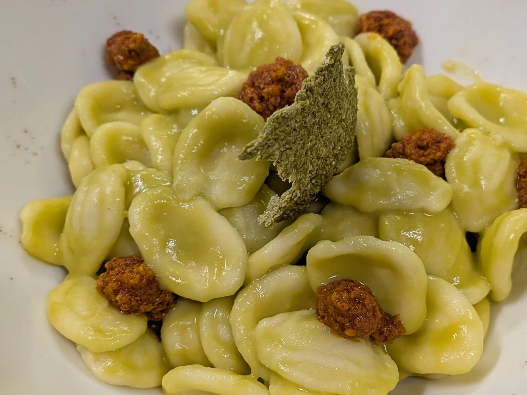 Orecchietta Piselli e Pesto Rosso