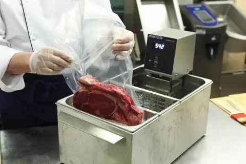 Introduzione alla Cottura a Bassa Temperatura