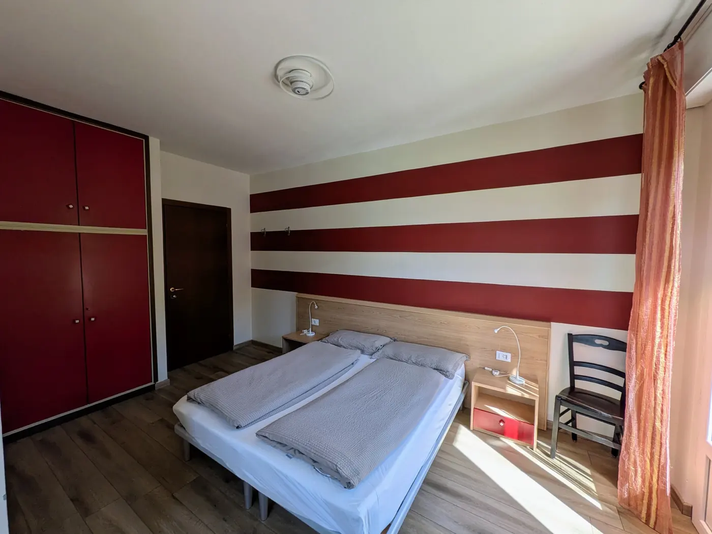 Double room at Ristorante Le Rasole with view towards the balcony
